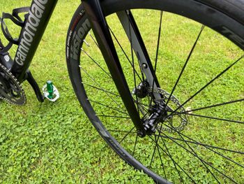 Used Cannondale Caad Shimano 105 2023 Road & Gravel, Light Gray — image 7 of 9