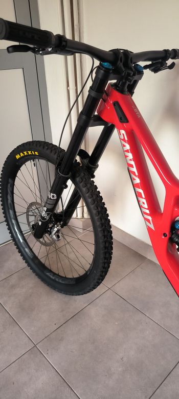 Used Santa Cruz V10 DH S / Carbon CC 2024 2024 Mountainbike, Red, 27.5 — image 5 of 9
