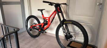 Used Santa Cruz V10 DH S / Carbon CC 2024 2024 MTB