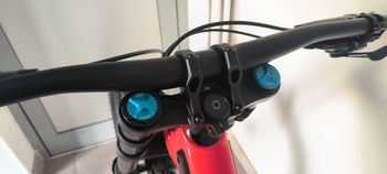 Used Santa Cruz V10 DH S / Carbon CC 2024 2024 Mountainbike, Red, 27.5 — image 8 of 9