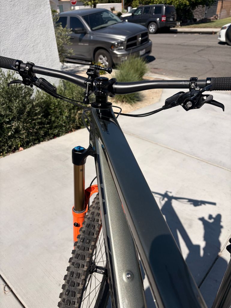 Used Pivot FIREBIRD Pro X01 2024 2024 Mountainbike, Green, 29 — image 2 of 8