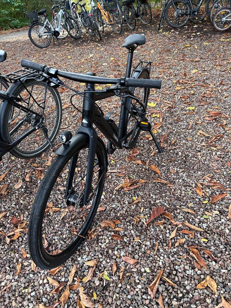 Used Canyon Commuter 7 2024 2024 Urban, Black — image 2 of 3