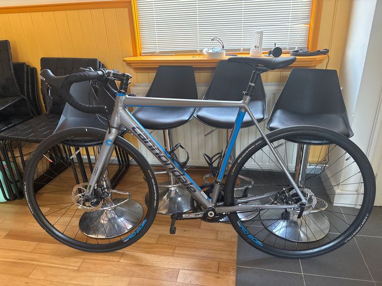 Used Cannondale Caad Shimano 105 2019 Road & Gravel, Light Gray — image 3 of 4