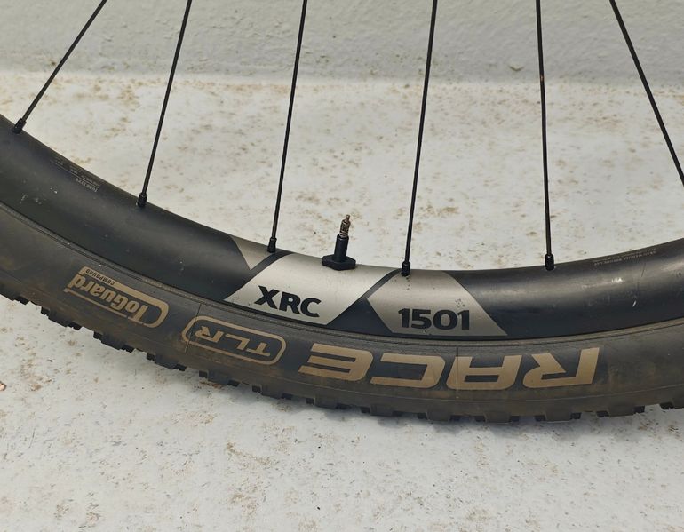 Used BMC Fourstroke Shimano XTR 2024 Mountainbike, Light Gray — image 9 of 12