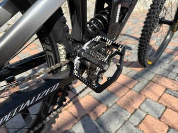 Used Specialized Demo Expert 2022 2022 Mountainbike, Light Gray, 29, 27.5 — image 7 of 9
