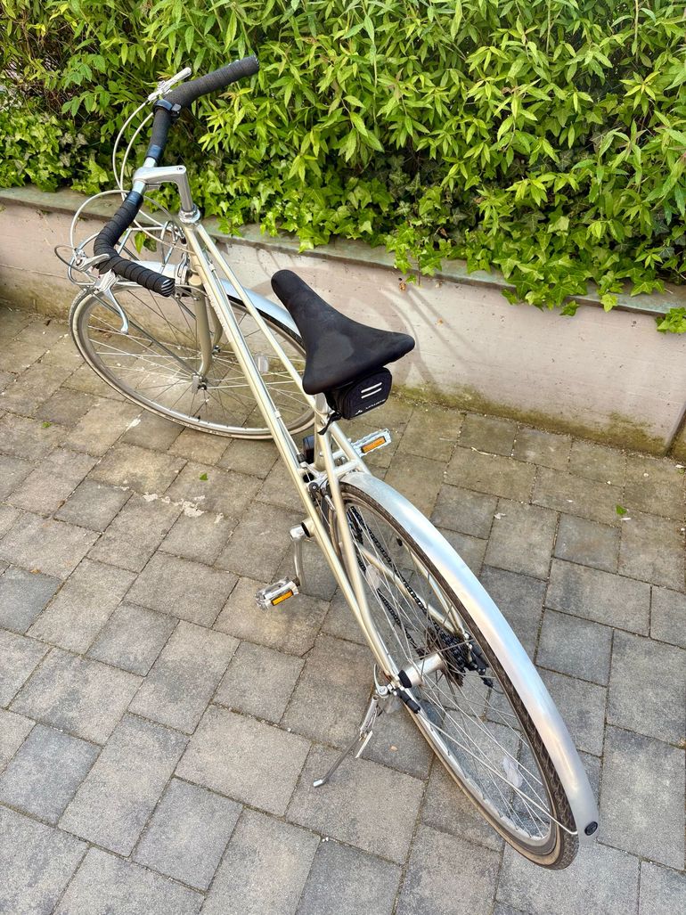 Used Creme Cycles Echo Shimano Claris 2023 Urban, White — image 3 of 7