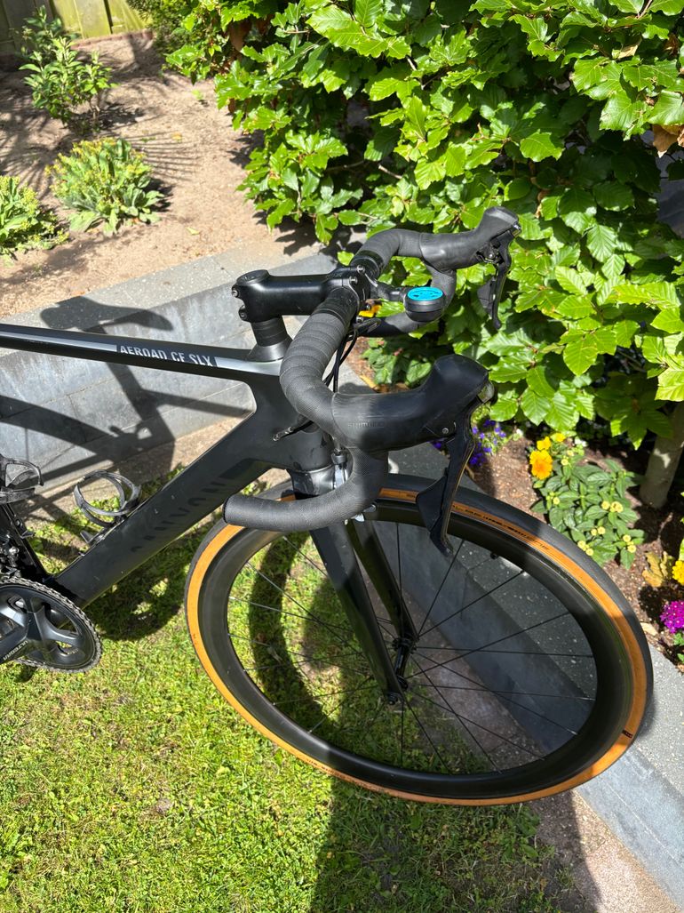 Used Canyon Canyon Aeroud CF SLX, Ultegra (velgremmen) 2019 Road & Gravel, Black — image 5 of 5