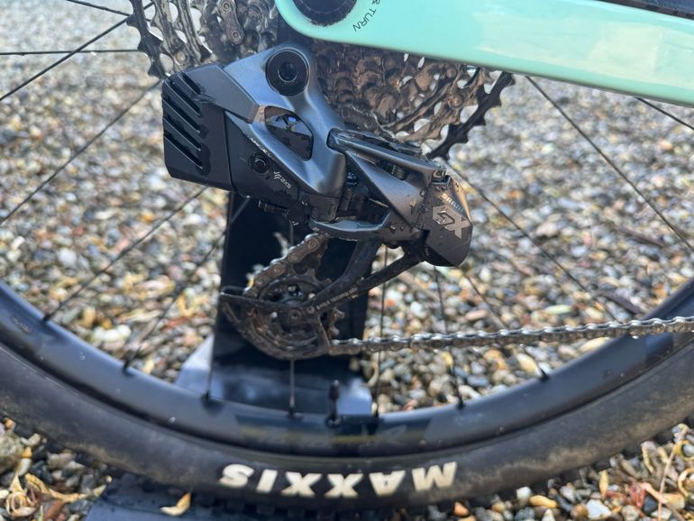 Used Orbea RISE M10 2023 2023 Mountainbike, Green, 29 — image 2 of 13