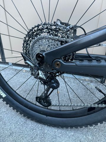 Canyon Spectral 29 CFR 2022 2022 Mountainbike usato, Grigio chiaro — immagine 4 di 19