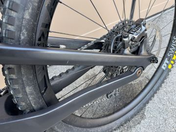 Canyon Spectral 29 CFR 2022 2022 Mountainbike usato, Grigio chiaro — immagine 12 di 19