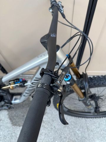 Canyon Spectral 29 CFR 2022 2022 Mountainbike usato, Grigio chiaro — immagine 14 di 19