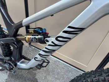 Used Canyon Spectral 29 CFR 2022 2022 Mountainbike, Light Gray, 29 — image 15 of 19