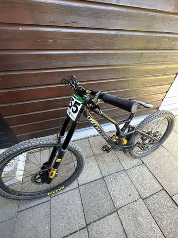 Brugt Specialized Demo Race 2023 2023 Mountainbike — billede 2 af 8