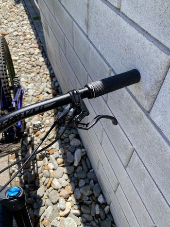 Used Specialized Men's Stumpjumper Comp Carbon 27.5—12-speed 2019 2019 Mountainbike, Blue, 27.5 — image 4 of 11