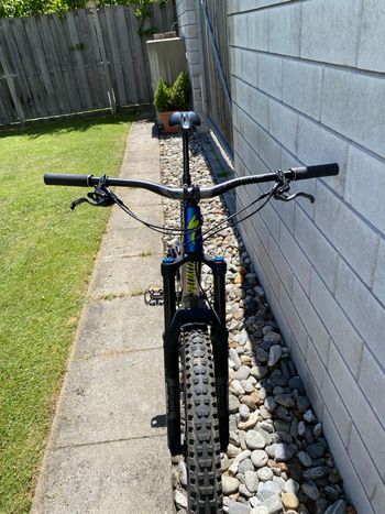 Used Specialized Men's Stumpjumper Comp Carbon 27.5—12-speed 2019 2019 Mountainbike, Blue, 27.5 — image 2 of 11