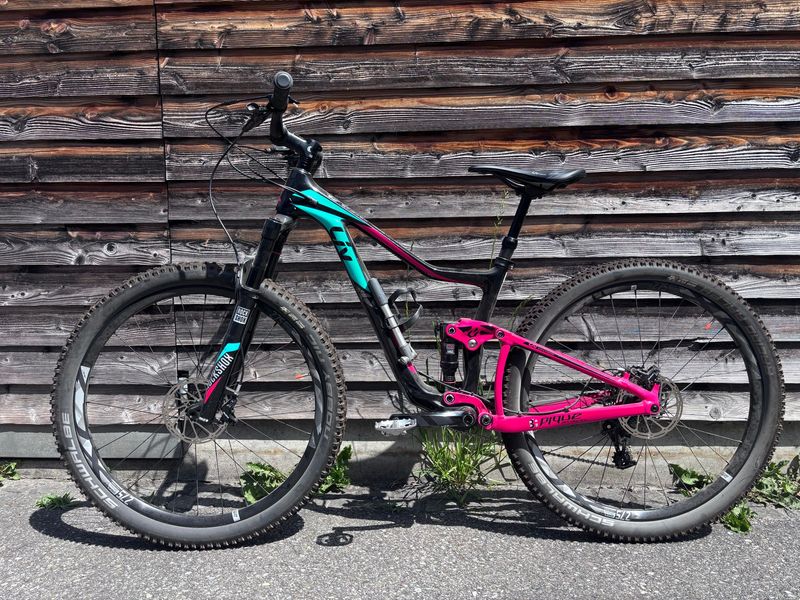Used Liv Pique Advanced 2 2017 2017 Mountainbike, Black, 27.5 — image 4 of 9