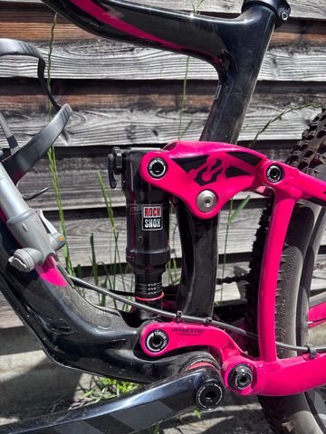 Used Liv Pique Advanced 2 2017 2017 Mountainbike, Black, 27.5 — image 6 of 9