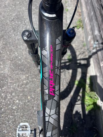 Used Liv Pique Advanced 2 2017 2017 Mountainbike, Black, 27.5 — image 9 of 9