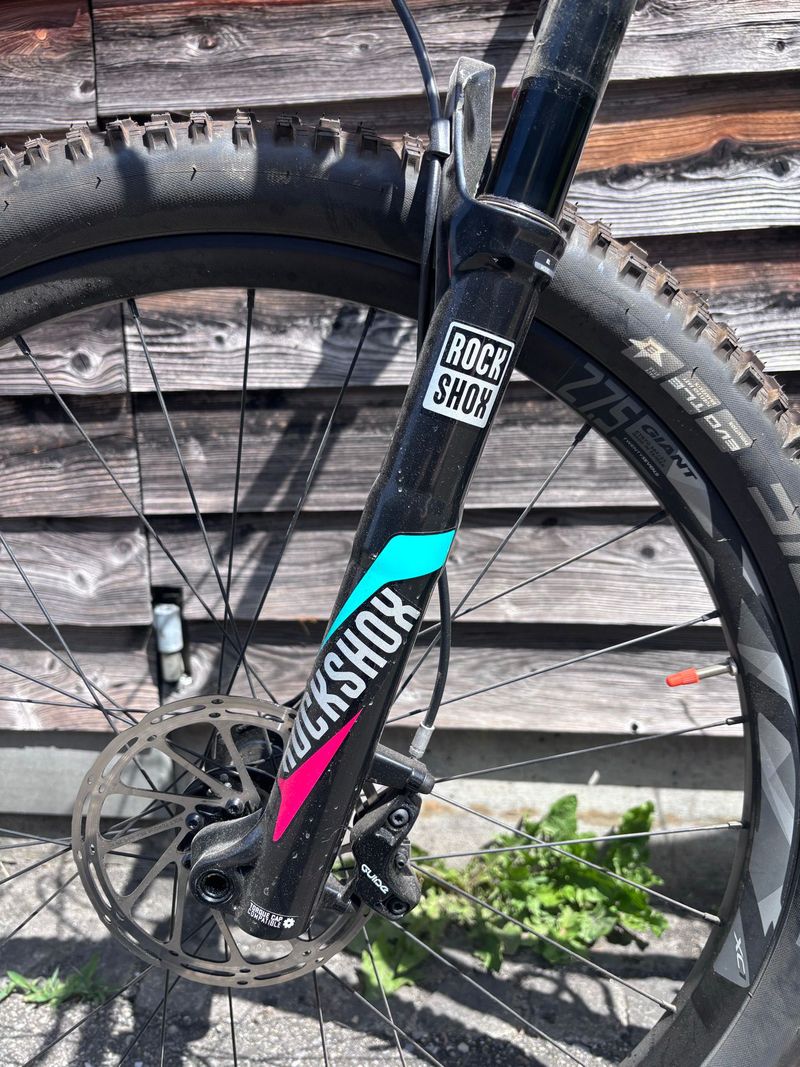 Used Liv Pique Advanced 2 2017 2017 Mountainbike, Black, 27.5 — image 7 of 9