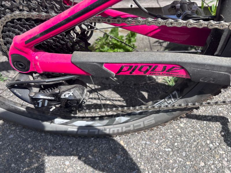 Used Liv Pique Advanced 2 2017 2017 Mountainbike, Black, 27.5 — image 5 of 9