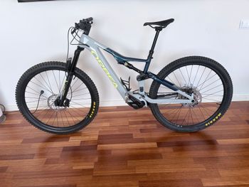 Used Orbea RISE H30 2023 2023 Mountainbike, Light Gray, 29 — image 2 of 9