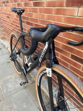 Used Trek Checkmate SLR 8 AXS 2025 2025 Road & Gravel, Black — image 4 of 6