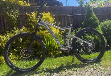 Giant Trance Other 2015 Mountainbike usato, Grigio chiaro — immagine 2 di 19