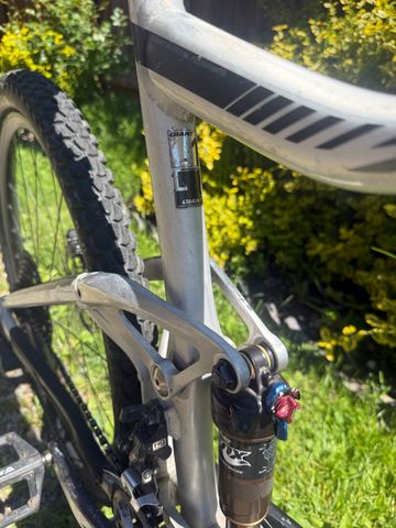 Giant Trance Other 2015 Mountainbike usato, Grigio chiaro — immagine 14 di 19