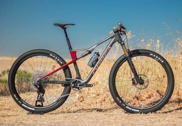 Used Orbea OIZ M-TEAM AXS 2025 2025 Mountainbike, Red, 29 — image 3 of 3