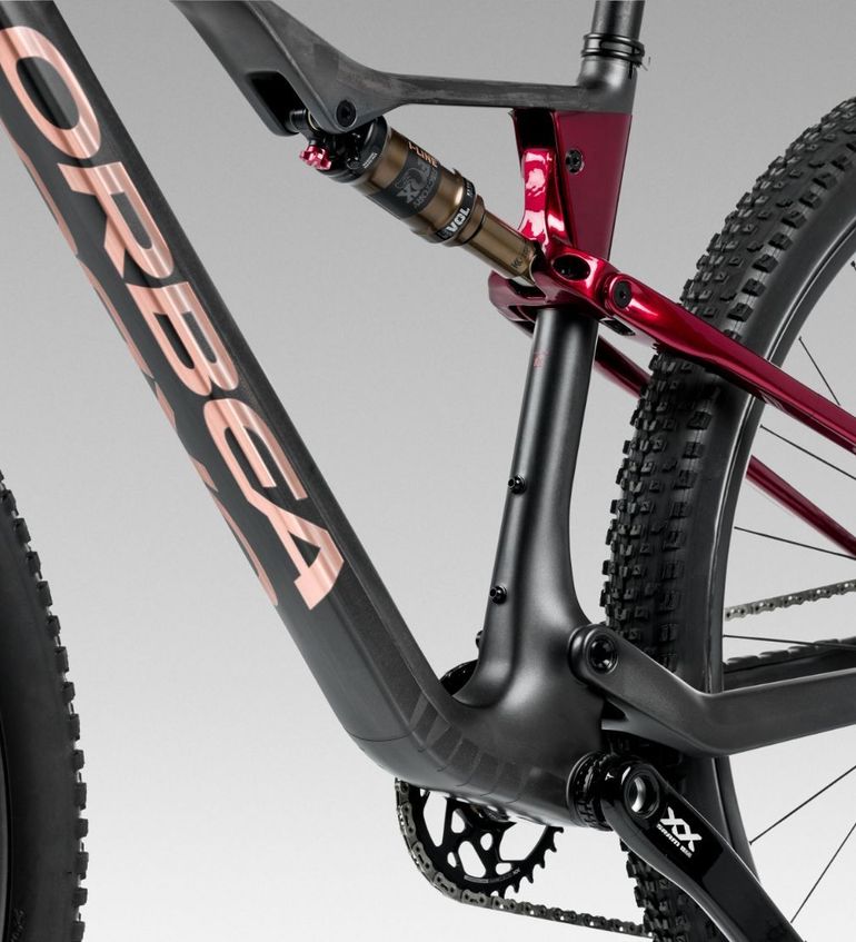 Used Orbea OIZ M-TEAM AXS 2025 2025 Mountainbike, Red, 29 — image 2 of 3