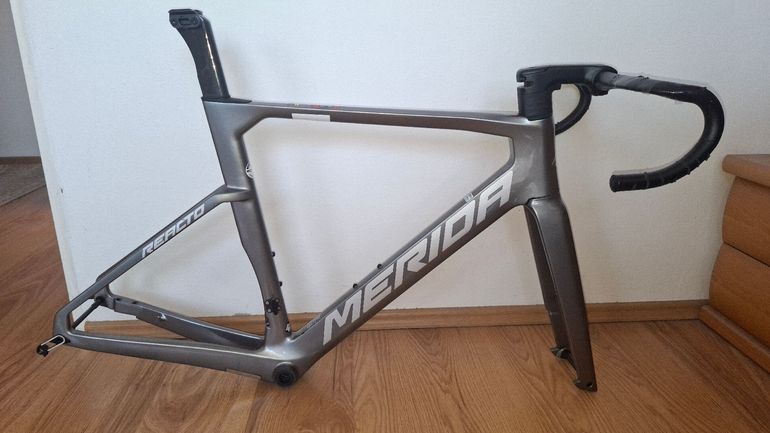 Used Merida REACTO 4000 2025 Frameset 2025 Road & Gravel, Grigio chiaro — image 1 of 10