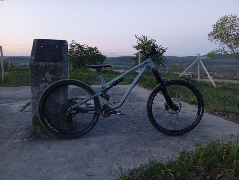 Used Commencal META AM 29 ORIGIN 2021 2021 Mountainbike, Blue, 29 — image 1 of 3