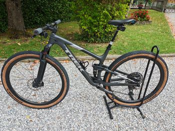 Used Trek Top Fuel 9.9 SL AXS 2019 2019 Mountainbike, Light Gray, 29 — image 2 of 4