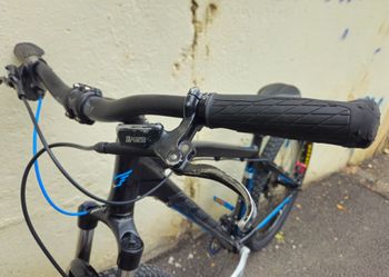 Used Felt Felt Custom Shimano Deore 2015 Mountainbike, Black — image 6 of 8