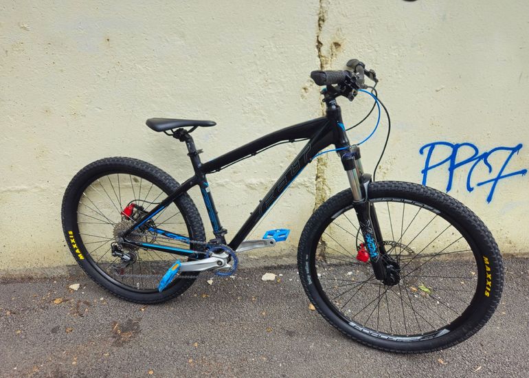 Used Felt Felt Custom Shimano Deore 2015 Mountainbike, Black — image 1 of 8