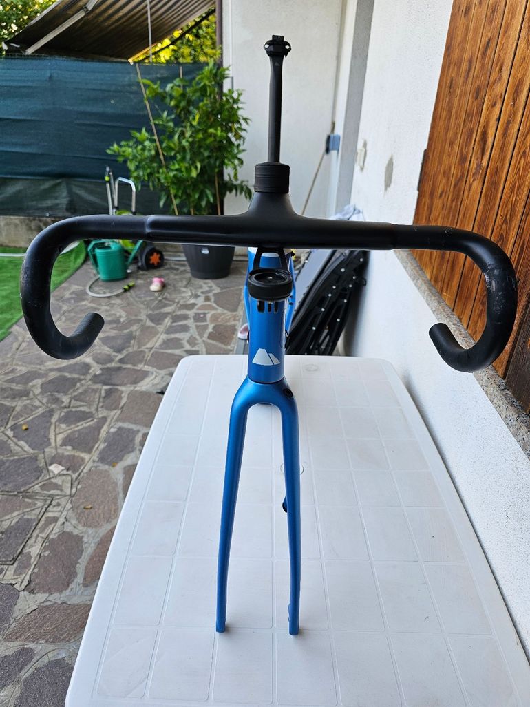Used Canyon Ultimate CF SL Disc 8.0 Di2 2020 Frameset 2020 Road & Gravel, Blu — image 2 of 6