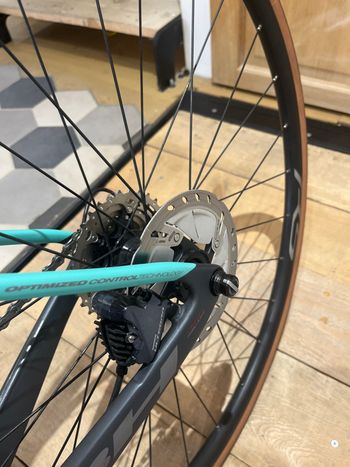 Used BH Quartz Shimano Ultegra 2020 Road & Gravel, Light Gray — image 7 of 9