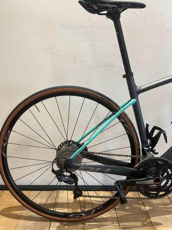 Used BH Quartz Shimano Ultegra 2020 Road & Gravel, Light Gray — image 5 of 9