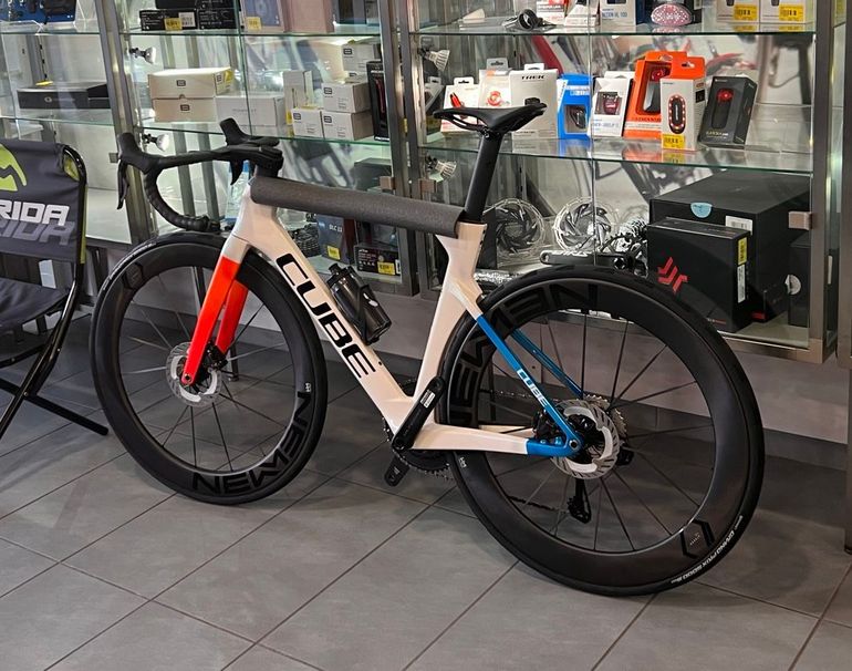 Used CUBE LITENING AERO C:68X, RACE 2026 2026 Road & Gravel, White — image 2 of 6