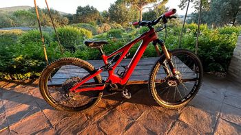 Used Specialized Specialized Levo Pro 2022 2022 Mountainbike, Red — image 2 of 8