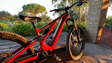 Used Specialized Levo Pro 2022 2022 Mountainbike, Red — image 1 of 8