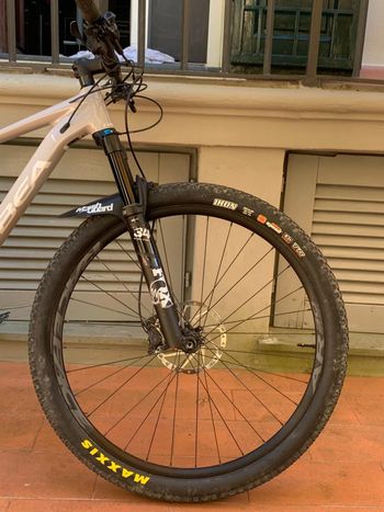 Used Orbea OIZ H10 TR 2022 2022 Mountainbike, Gris claro — image 4 of 8