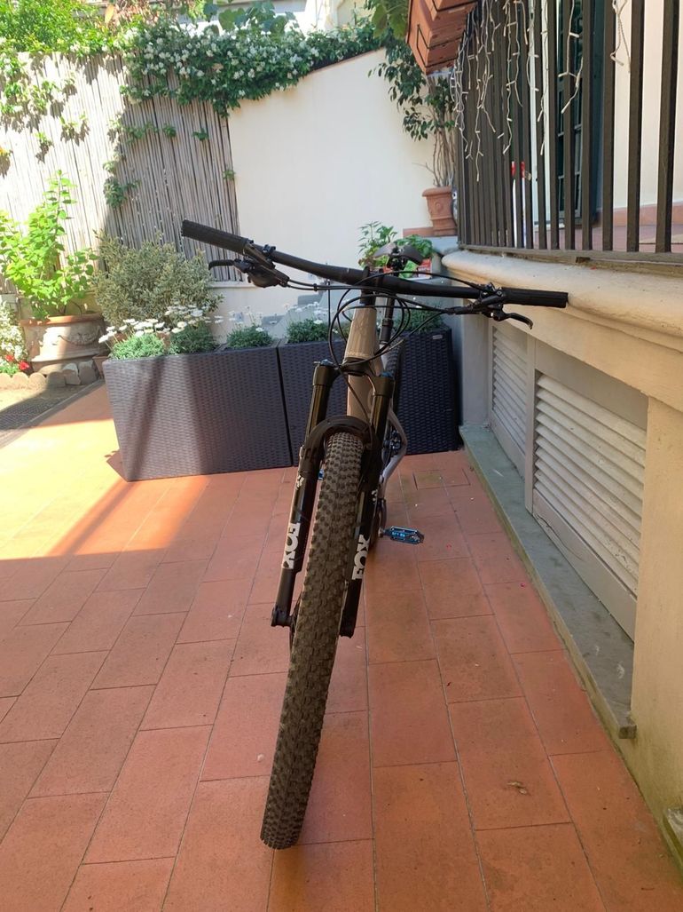 Used Orbea OIZ H10 TR 2022 2022 Mountainbike, Gris claro — image 8 of 8