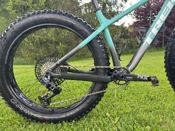 Used Trek Farley 5 2025 2025 Mountainbike, Green — image 3 of 8
