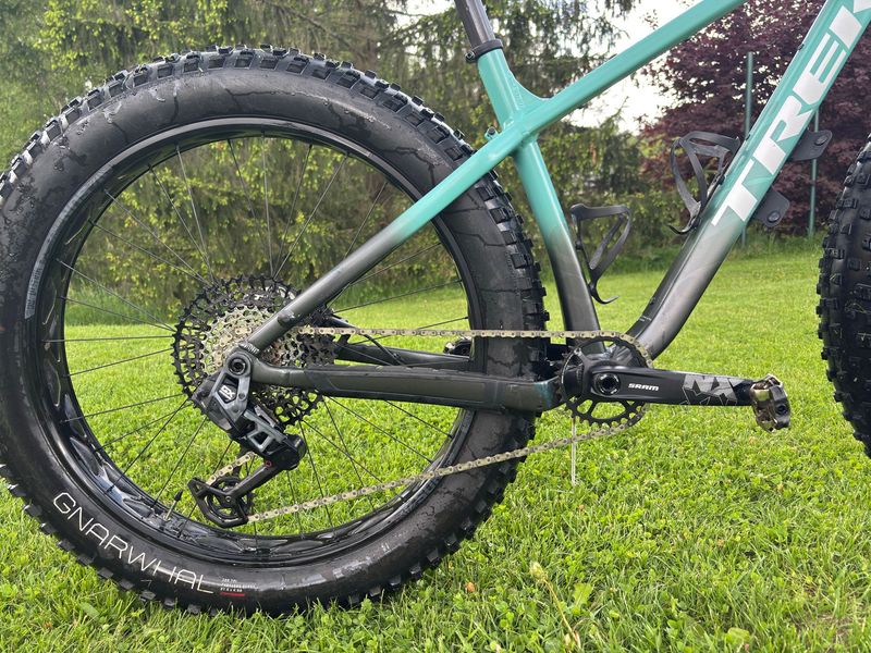 Used Trek Farley 5 2025 2025 Mountainbike, Green — image 3 of 8