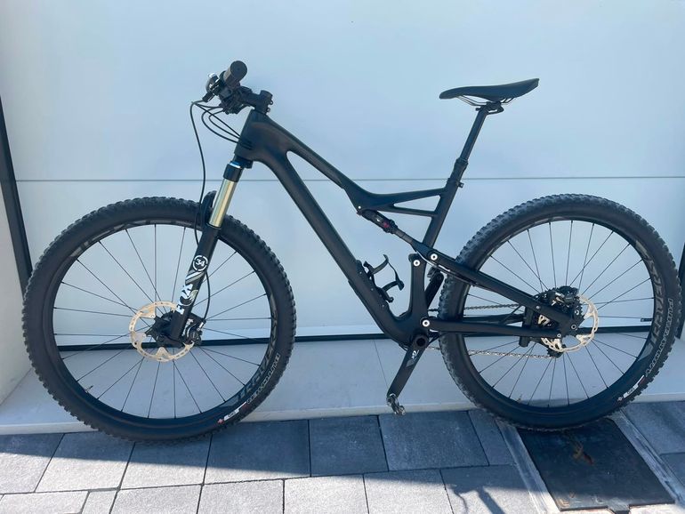 Used Specialized Camber Pro Carbon 29 2017 2017 Mountainbike, Black, 29 — image 2 of 3