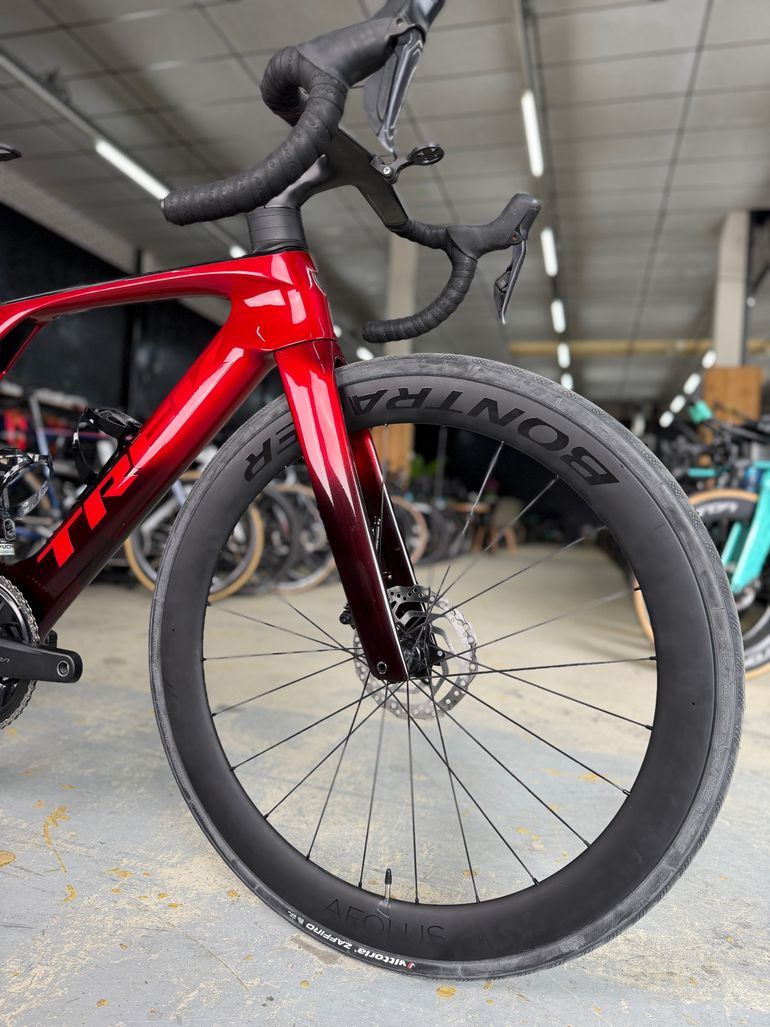 Used Trek Madone SLR7 Di2 Carbon 2024 Road & Gravel — image 3 of 24