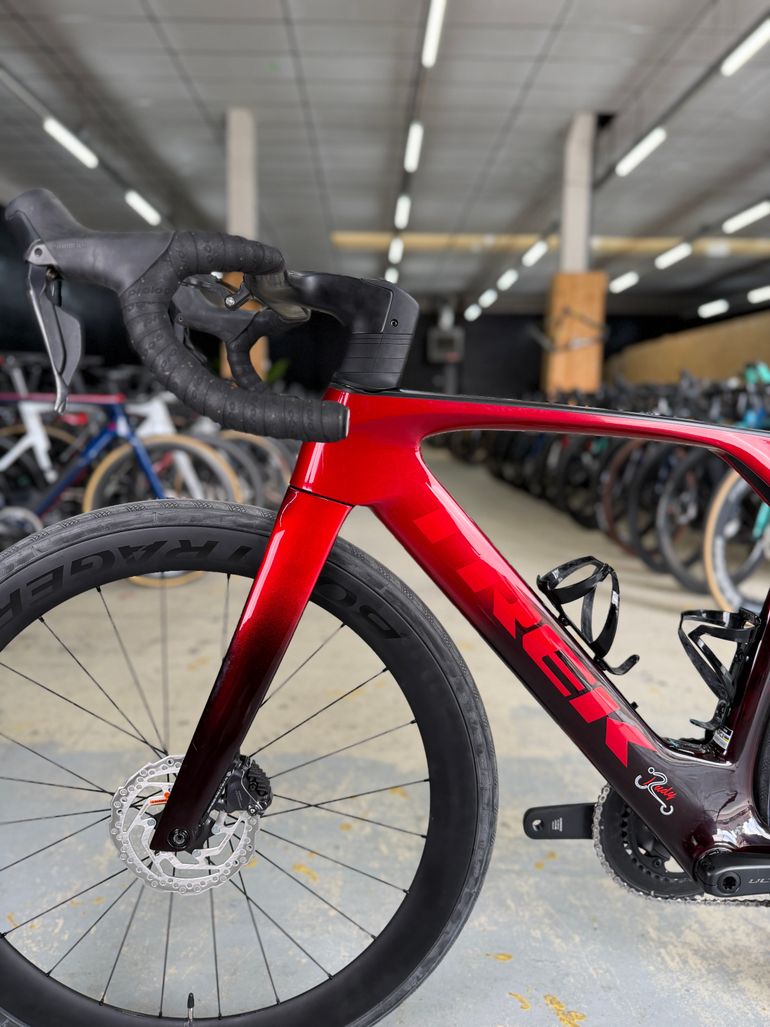 Used Trek Madone SLR7 Di2 Carbon 2024 Road & Gravel — image 18 of 24