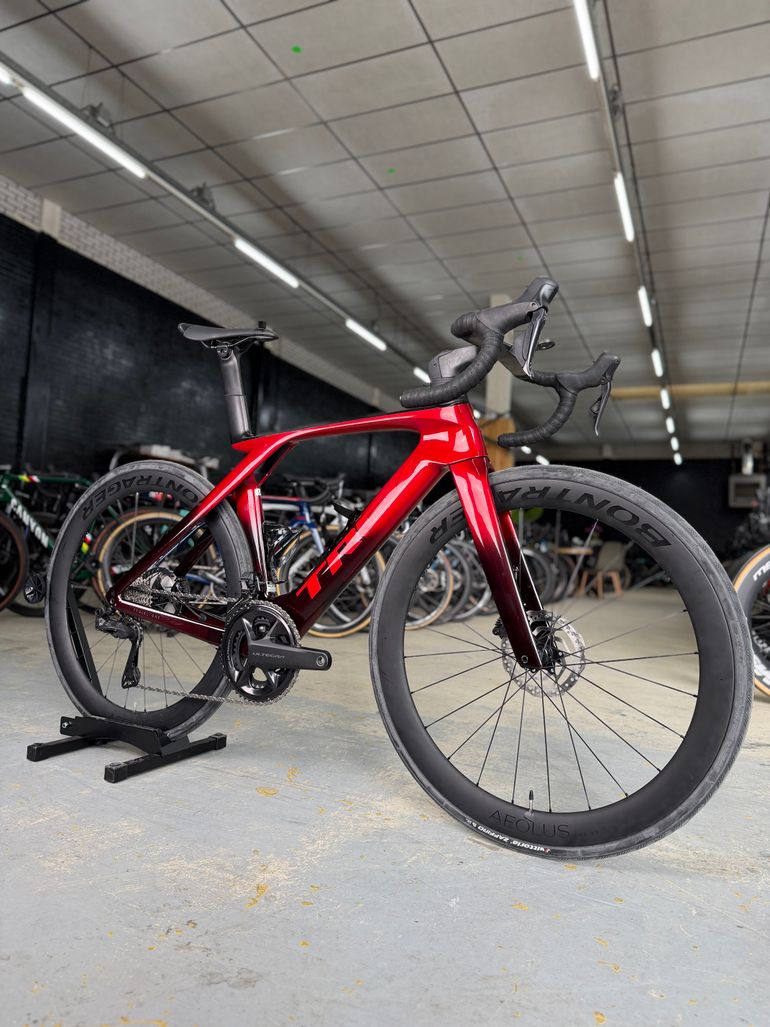 Used Trek Madone SLR7 Di2 Carbon 2024 Road & Gravel — image 2 of 24