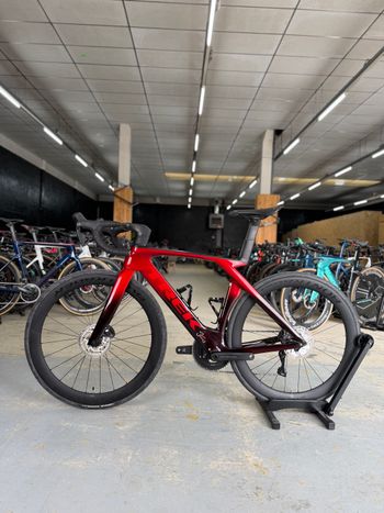 Used Trek Madone SLR7 Di2 Carbon 2024 Road & Gravel — image 15 of 24